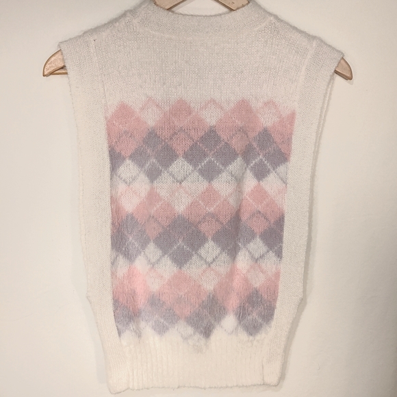Vintage Elegant knit argyle sweater vest - Picture 3 of 4